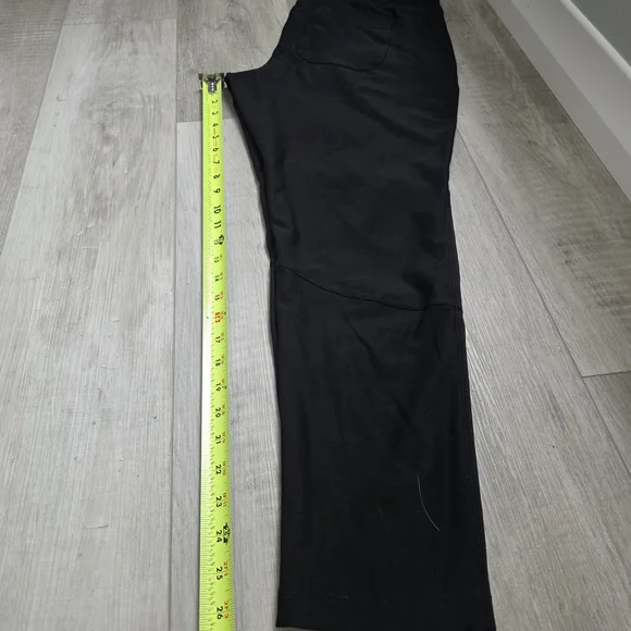 Avalanche Women's Sleek Black Cropped Pants - Picture 10 of 10